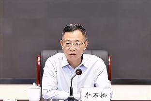 皇马官方晒训练照：维尼修斯&贝林厄姆同框，卡马文加在列